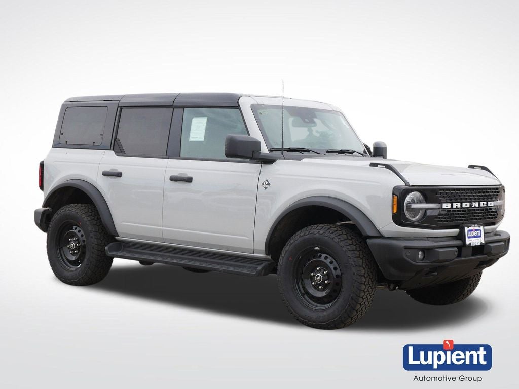 2026 Ford Bronco Outer Banks in Avalanche — front three-quarter view