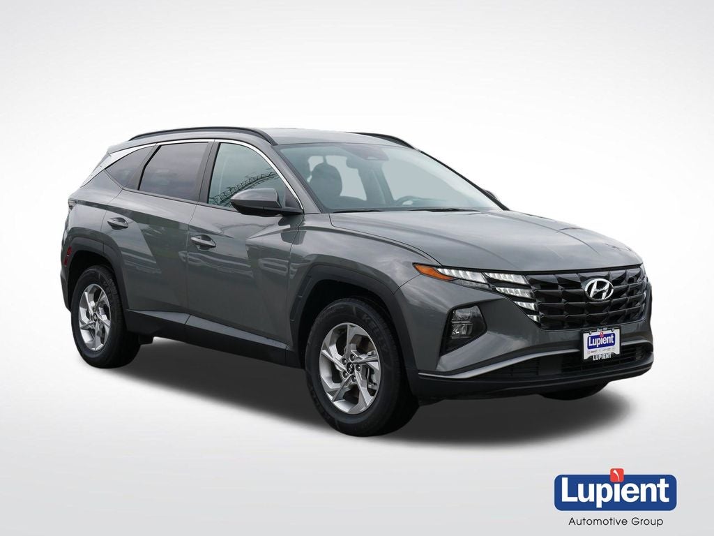 2024 Hyundai Tucson SEL in Hampton Gray — front three-quarter view